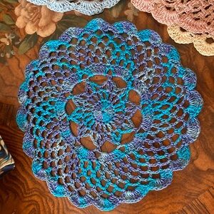 💙New Handcrafted Crocheted Blue Purple Lace Doily Scallop